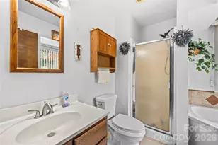6 Kendra Rd, Hendersonville, NC 28792 - Photo 27