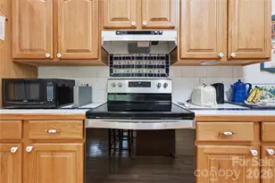 100 Foresthill Ln, Whittier, NC 28789 - Photo 21