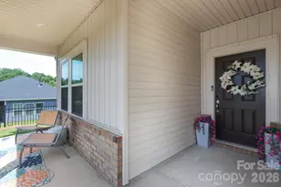 11809 Red Leaf Dr, Charlotte, NC 28215 - Photo 3