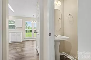 9806 Coriander Ct, Charlotte, NC 28215 - Photo 7