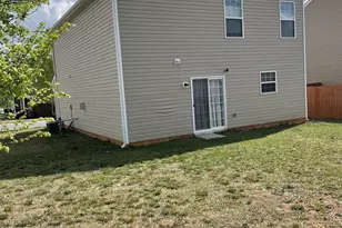 3102 Victoria Brook Ln, Charlotte, NC 28208 - Photo 5
