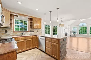 4795 Mountain Run Dr, Lenoir, NC 28645 - Photo 11
