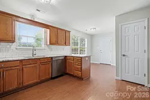 7518 Prindle Lake Dr, Charlotte, NC 28227 - Photo 7