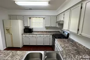 6049 Treetop Ct, Charlotte, NC 28212 - Photo 7