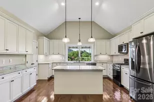 17 Hamilton Woods Ln, Etowah, NC 28729 - Photo 15