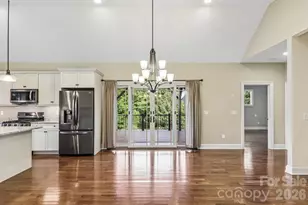 17 Hamilton Woods Ln, Etowah, NC 28729 - Photo 19