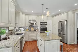 15505 Robsart Ct, Charlotte, NC 28277 - Photo 13