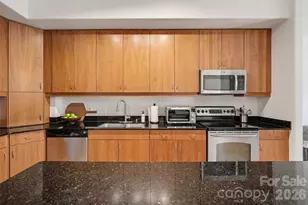 4625 Piedmont Row Dr, Charlotte, NC 28210 - Photo 19