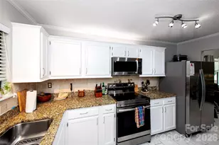 4136 Charlotte Hwy, Lake Wylie, SC 29710 - Photo 9