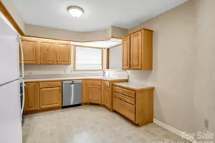 341 Laurel Park Pl, Hendersonville, NC 28791 - Photo 13