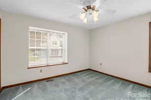 341 Laurel Park Pl, Hendersonville, NC 28791 - Photo 11