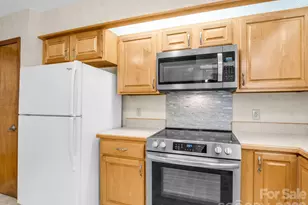 341 Laurel Park Pl, Hendersonville, NC 28791 - Photo 15