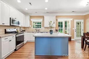 1338 Wrangell Ln, Charlotte, NC 28214 - Photo 9