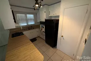 3930 Fircrest Dr, Charlotte, NC 28217 - Photo 13