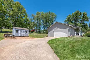219 Hookers Gap Rd, Candler, NC 28715 - Photo 25