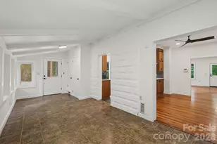 385 Chunns Cove Rd, Asheville, NC 28805 - Photo 19