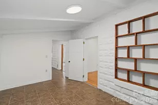 385 Chunns Cove Rd, Asheville, NC 28805 - Photo 17
