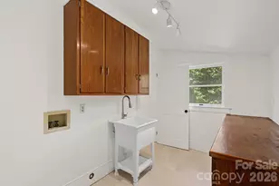 385 Chunns Cove Rd, Asheville, NC 28805 - Photo 23