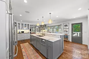 7940 Sunnyvale Ln, Charlotte, NC 28210 - Photo 9