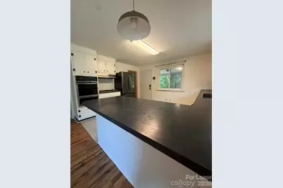 1921 4th Avenue NW, Hickory, NC 28601 - Photo 5