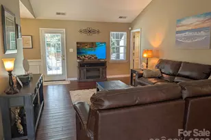 704 Gum Branch Rd, Charlotte, NC 28214 - Photo 3