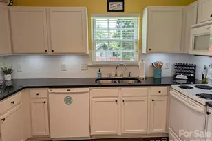 704 Gum Branch Rd, Charlotte, NC 28214 - Photo 13
