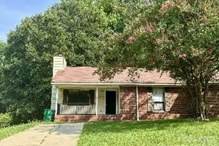 6530 Pineburr Rd, Charlotte, NC 28211 - Photo 1
