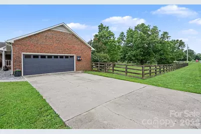 2506 Nancy Lane, Harrisburg, NC 28075 - Photo 31
