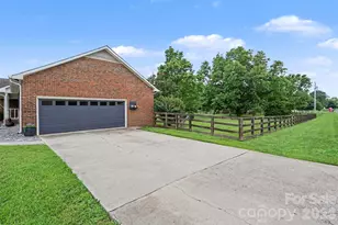 2506 Nancy Ln, Harrisburg, NC 28075 - Photo 31