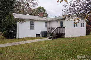 520 Dana Rd, Hendersonville, NC 28792 - Photo 3