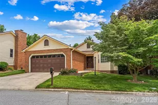137 Exeter Ct, Hendersonville, NC 28791 - Photo 1