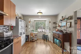 137 Exeter Ct, Hendersonville, NC 28791 - Photo 5