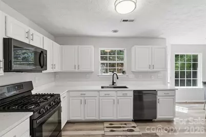 4923 Eagle Creek Drive, Charlotte, NC 28269 - Photo 11
