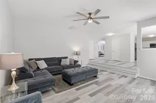 4923 Eagle Creek Dr, Charlotte, NC 28269 - Photo 13