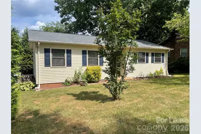 1238 12th Street NE, Hickory, NC 28601 - Photo 1