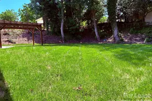 231 Oak Dr, Lowell, NC 28098 - Photo 5