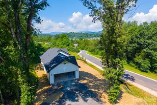 60 Charlotte St, Franklin, NC 28734 - Photo 37