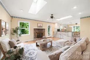15 Carriage Ct, Hendersonville, NC 28791 - Photo 5