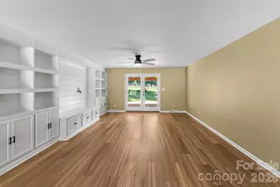 4024 Wandering Lane NE, Hickory, NC 28601 - Photo 5