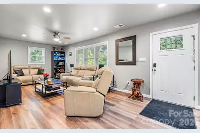 422 Arlington Circle NW, Lenoir, NC 28645 - Photo 5