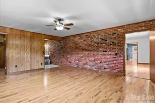 39 Hawthorne Ln, Burnsville, NC 28714 - Photo 19