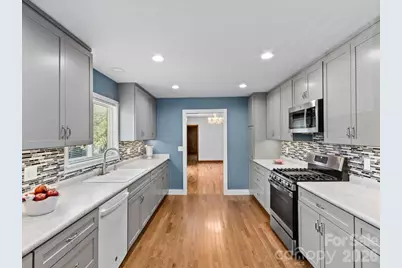 39 Hawthorne Lane, Burnsville, NC 28714 - Photo 5