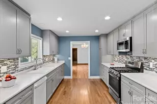 39 Hawthorne Ln, Burnsville, NC 28714 - Photo 5