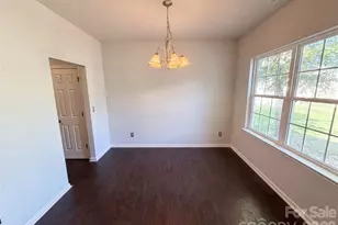2007 Turtle Point Rd, Charlotte, NC 28262 - Photo 9