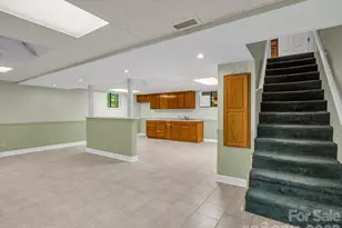 156 Deer Run, Hendersonville, NC 28739 - Photo 21