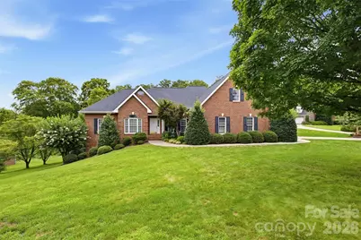 405 Woodridge Drive SE, Lenoir, NC 28645 - Photo 3