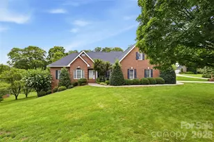 405 Woodridge Dr SE, Lenoir, NC 28645 - Photo 3