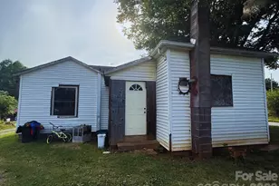 241 S Ervin Ave, Newton, NC 28658 - Photo 3