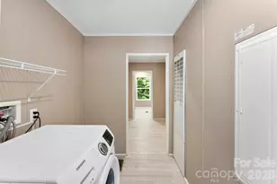 621 Sunset Dr, Bessemer City, NC 28016 - Photo 3