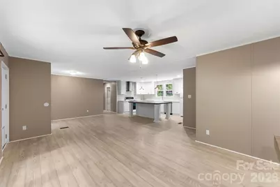 621 Sunset Drive, Bessemer City, NC 28016 - Photo 9